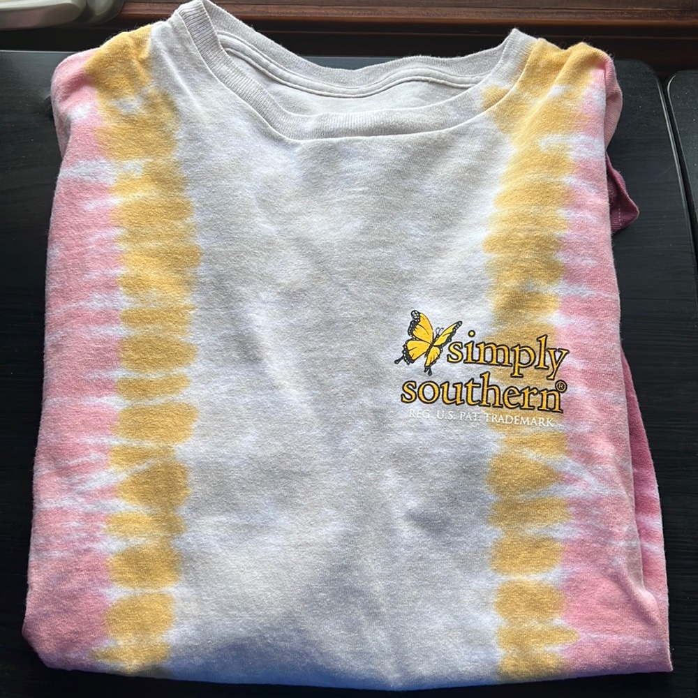 I’m selling this Simply Southern long sleeve, medium shirt.